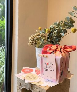 El amor esta en el aire las colmenas y el mundo